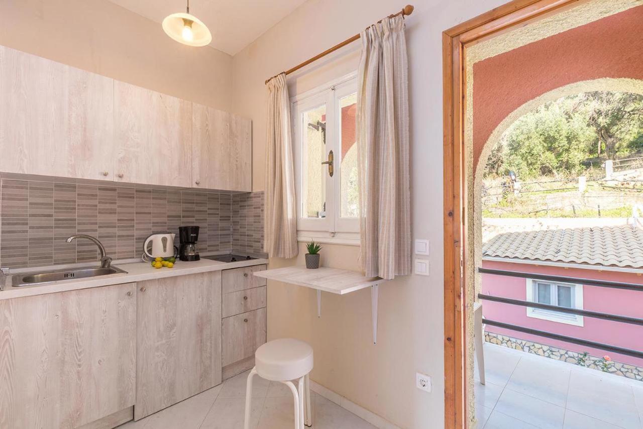 Escape , Swimming Pool - Apartment